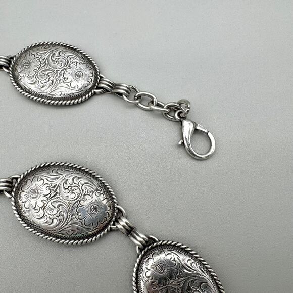 Elegant Silver Women's Belt - Picture 8 of 9